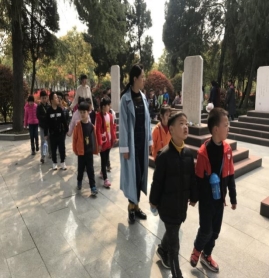 D:\2018~2019年度大四班资料\大四下\2019清明扫墓\照片\QQ图片20190403104447.jpg